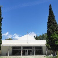 Το Αρχαιολογικό Μουσείο Ολυμπίας περιλαμβάνει τη μόνιμη έκθεση ευρημάτων από τις ανασκαφές στον ιερό χώρο της Άλτεως, τα οποία χρονολογούνται από τα προϊστορικά έως και τα πρώτα χριστιανικά χρόνια.